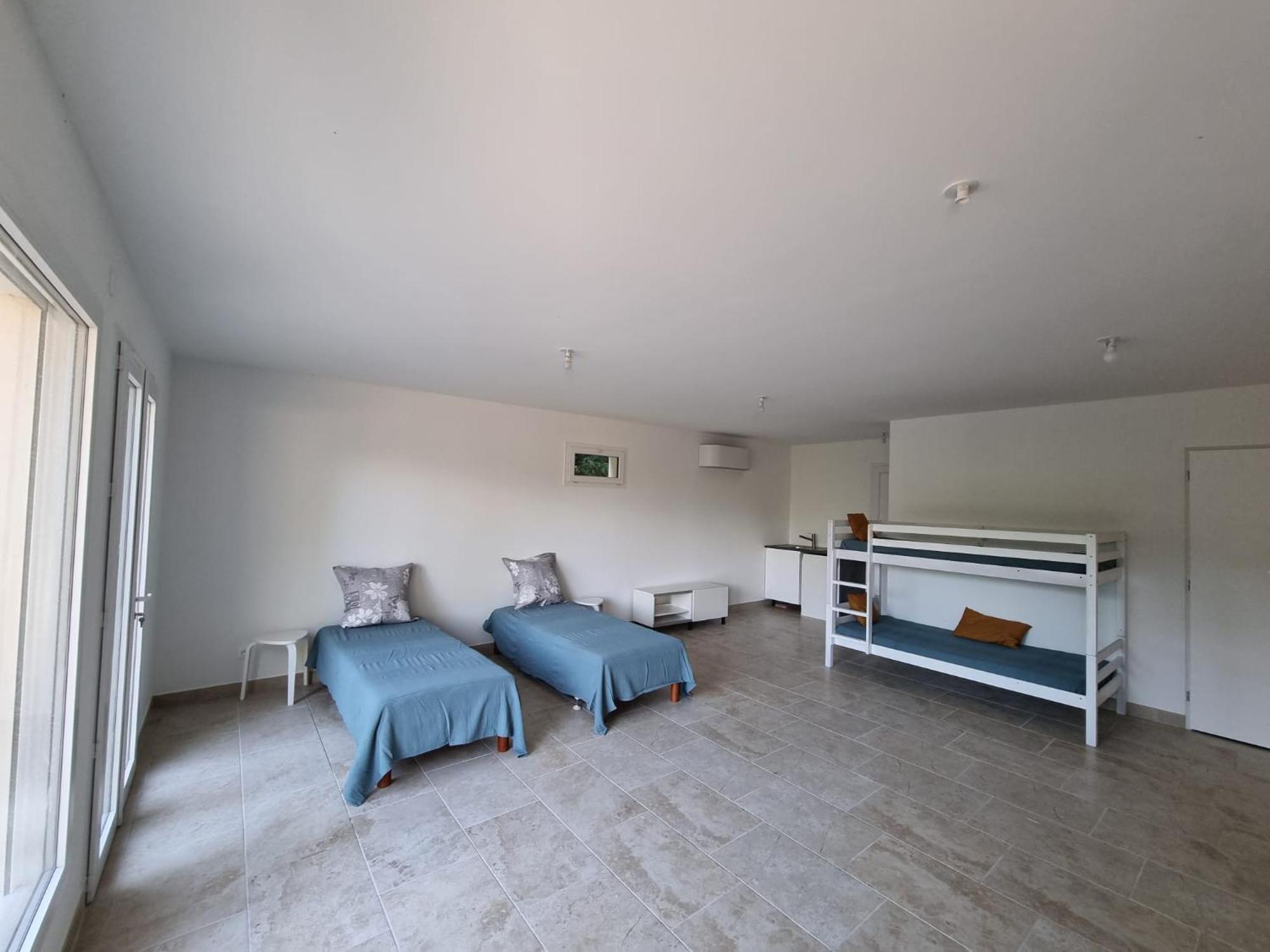 Villa Au Fil De Soi Saint-Julien-de-Peyrolas Zimmer foto