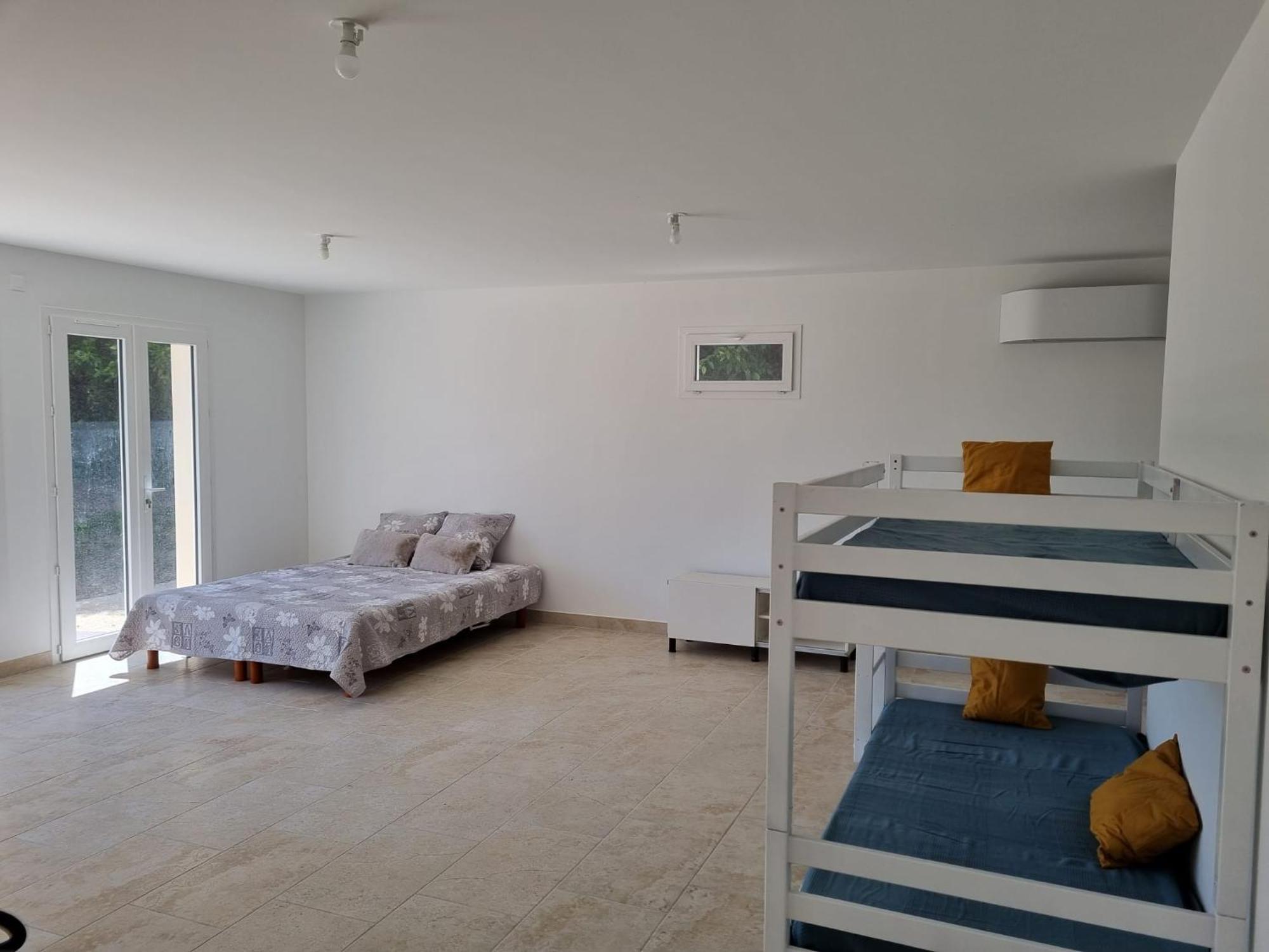 Villa Au Fil De Soi Saint-Julien-de-Peyrolas Zimmer foto