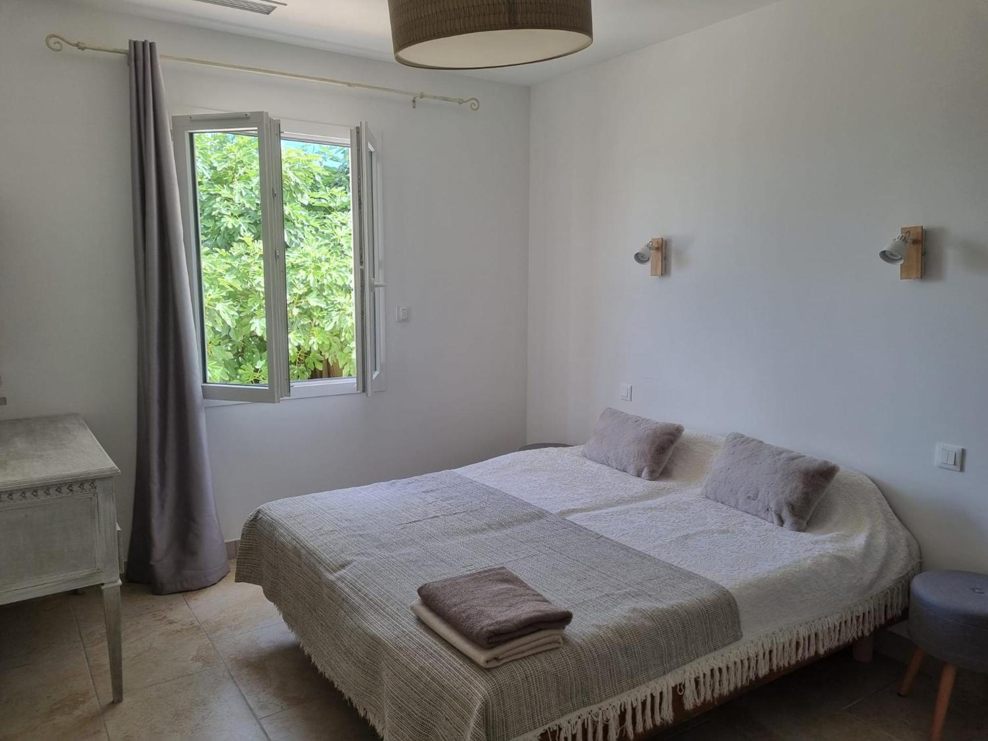 Villa Au Fil De Soi Saint-Julien-de-Peyrolas Zimmer foto