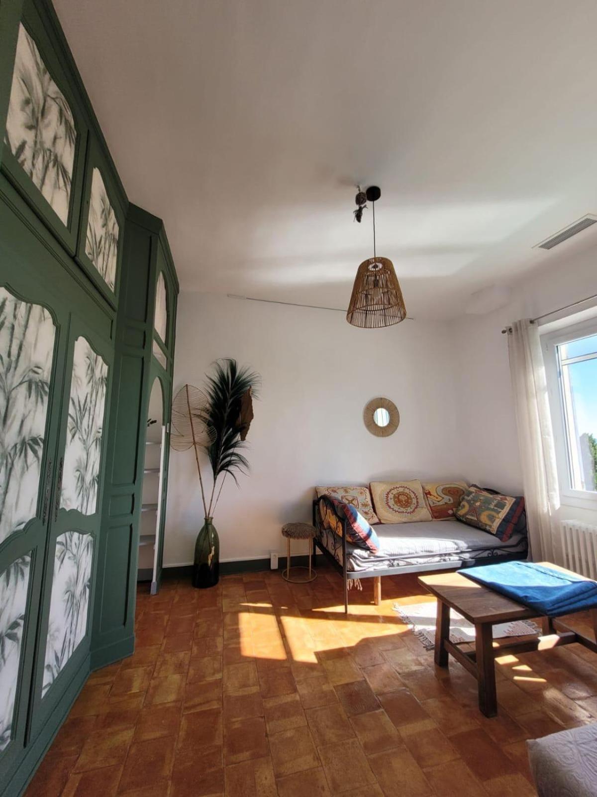 Villa Au Fil De Soi Saint-Julien-de-Peyrolas Zimmer foto